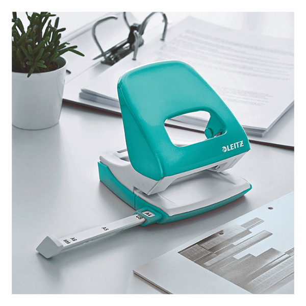 Leitz 5008 NeXXt WOW perforator ijsblauw metallic 2-gaats (30 vellen) 211796 - 5